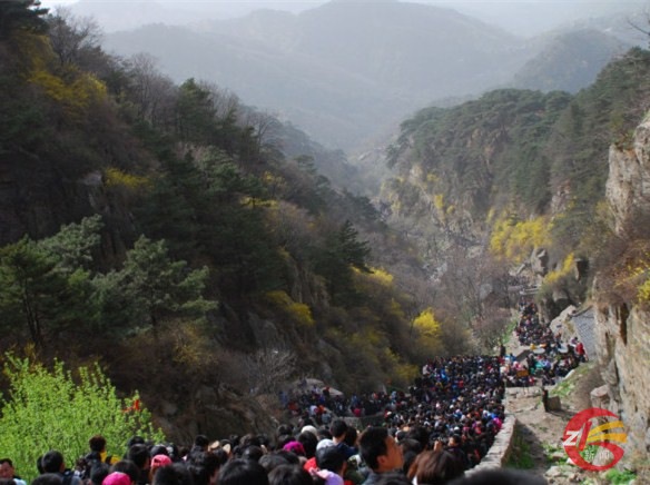 泰山：國慶節(jié)游客爆滿！