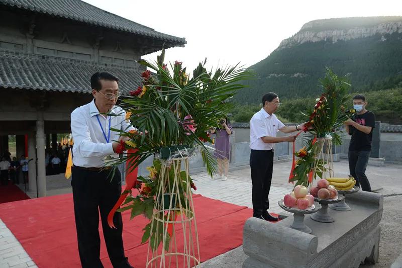 第八屆范蠡經(jīng)濟(jì)思想研究論壇暨第四屆范蠡文化學(xué)術(shù)交流會(huì)隆重舉行