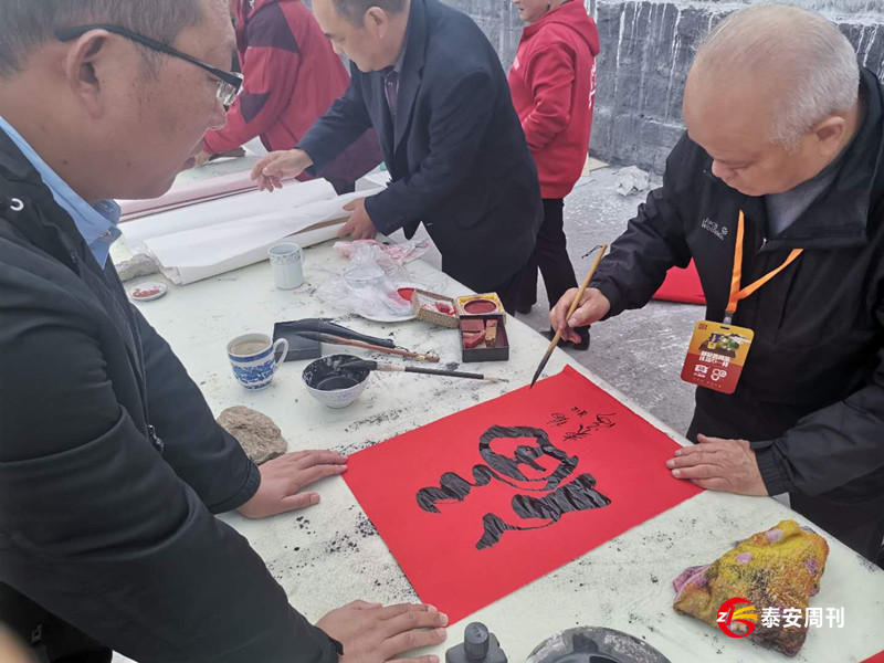 “九九重陽(yáng)節(jié)·濃濃敬老情” 岱岳區(qū)道朗鎮(zhèn)下洼村為全村老人過(guò)節(jié)