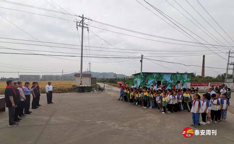 岱岳區(qū)道朗鎮(zhèn)下洼村邀請(qǐng)市科技館開展“科技大篷車”下鄉(xiāng)活動(dòng)