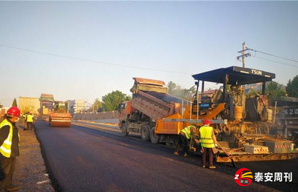 泰安市擂鼓石大街中段道路進入最后沖刺階段